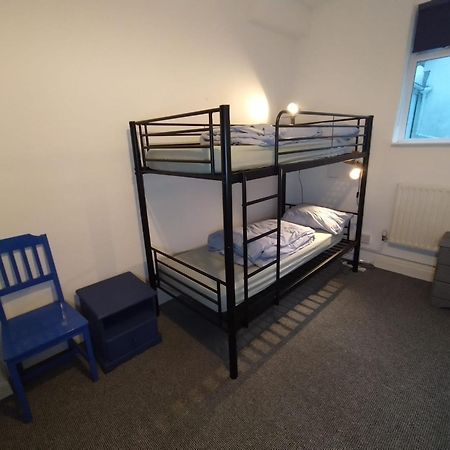 Ocean Backpackers Self-Catering Hostel Ilfracombe Extérieur photo