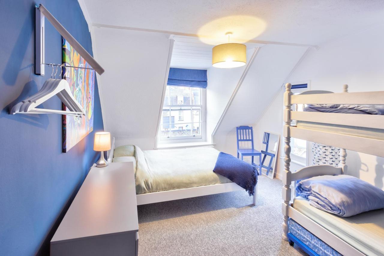 Ocean Backpackers Self-Catering Hostel Ilfracombe Extérieur photo