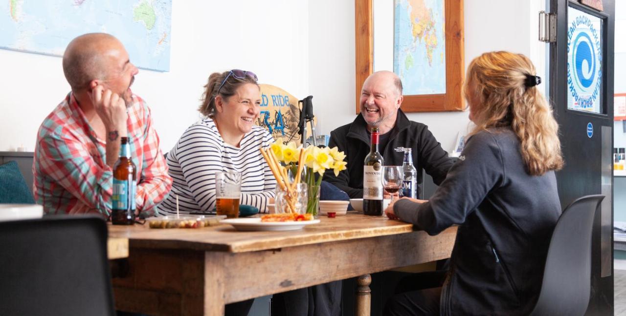 Ocean Backpackers Self-Catering Hostel Ilfracombe Extérieur photo