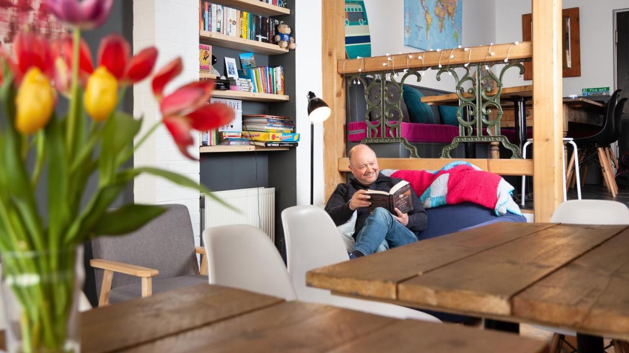 Ocean Backpackers Self-Catering Hostel Ilfracombe Extérieur photo
