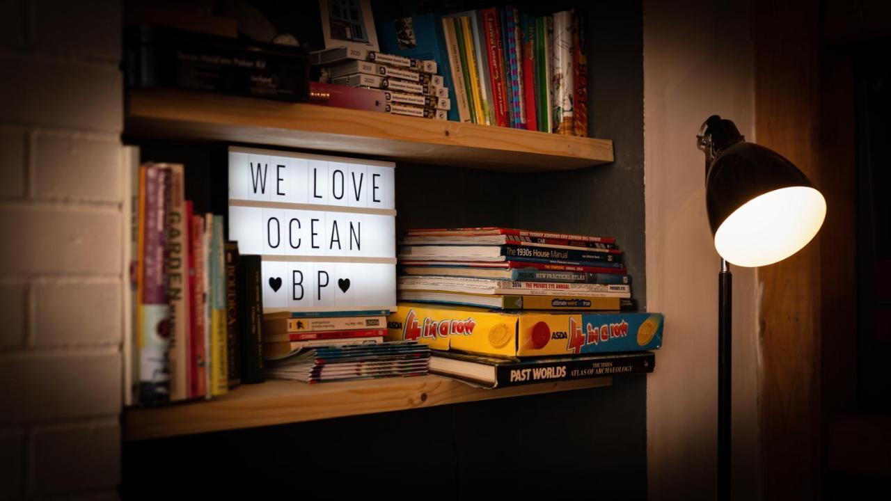 Ocean Backpackers Self-Catering Hostel Ilfracombe Extérieur photo