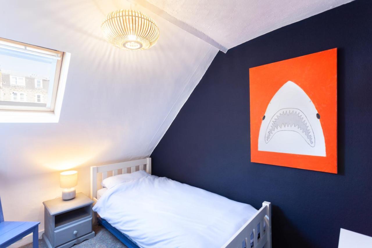 Ocean Backpackers Self-Catering Hostel Ilfracombe Extérieur photo