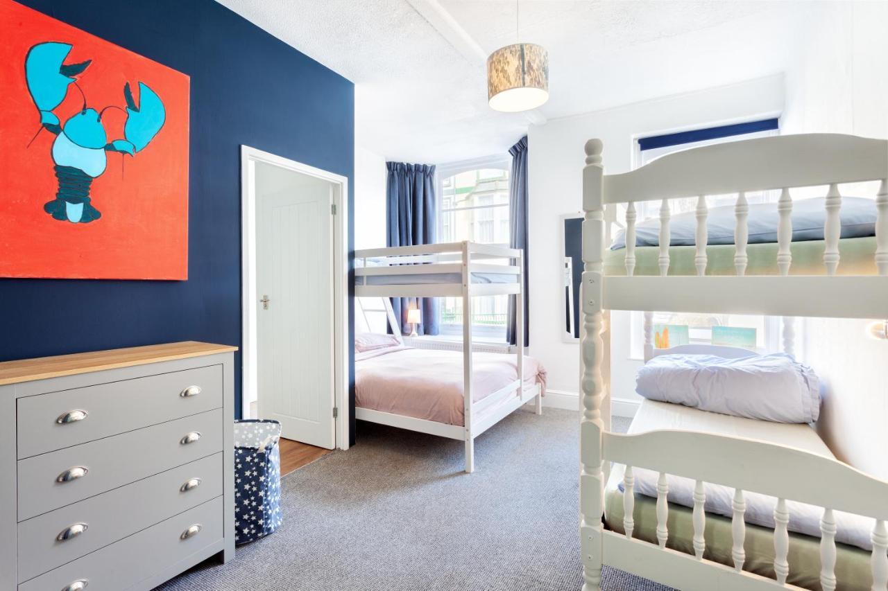 Ocean Backpackers Self-Catering Hostel Ilfracombe Extérieur photo