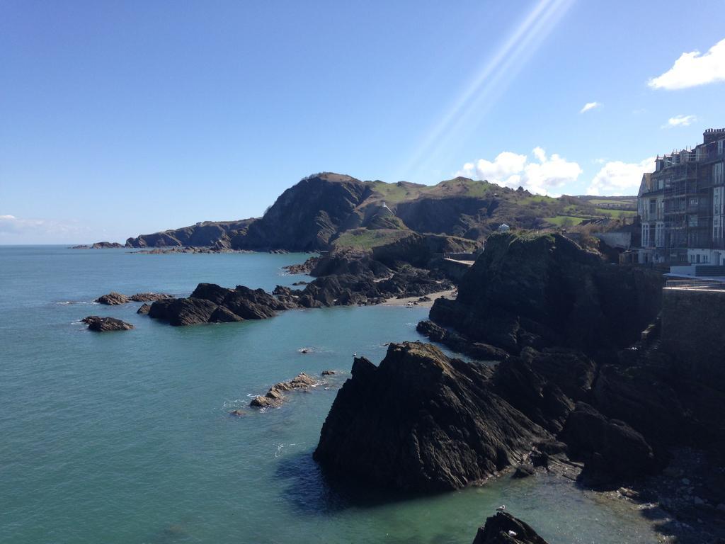 Ocean Backpackers Self-Catering Hostel Ilfracombe Extérieur photo