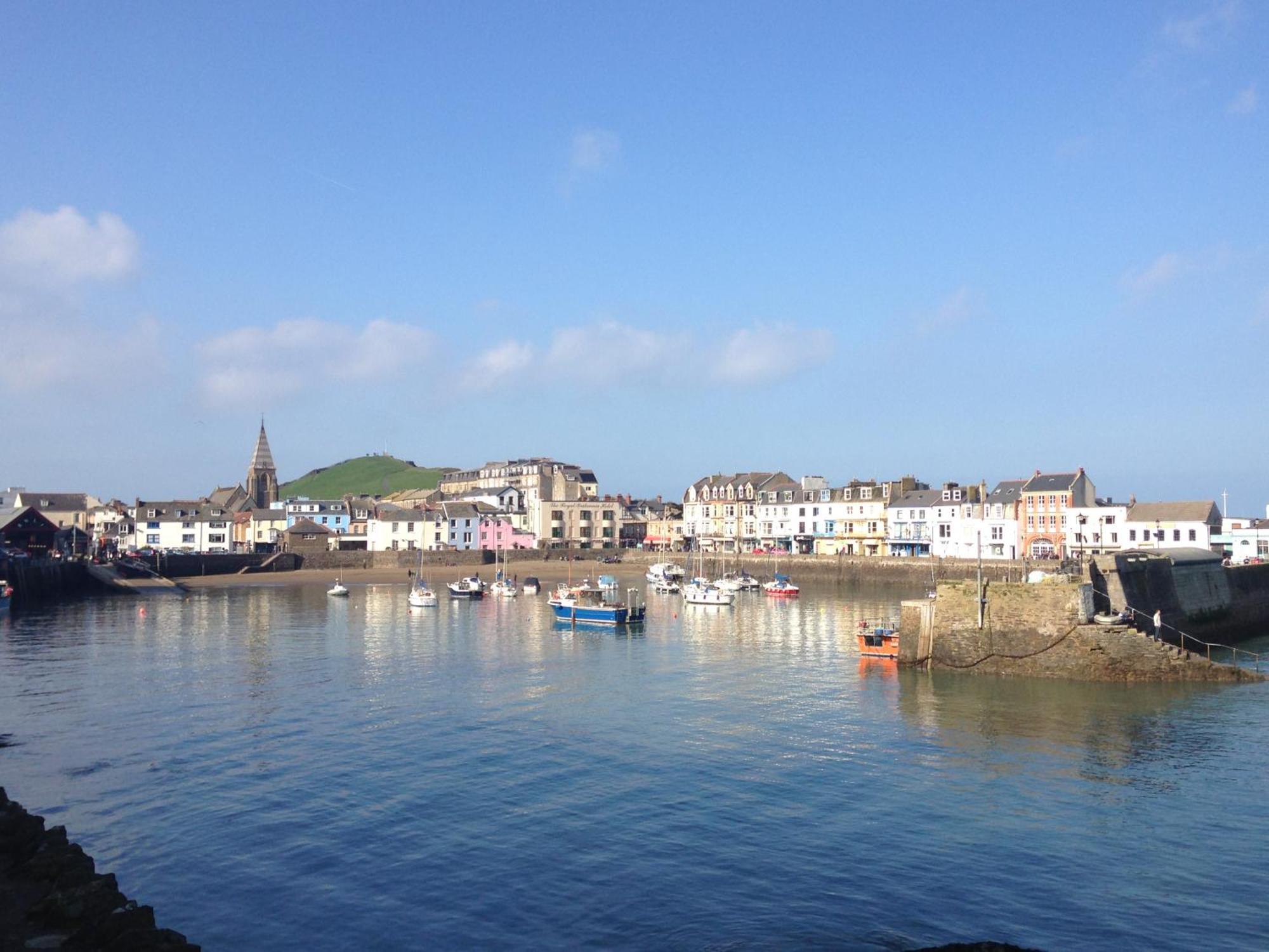 Ocean Backpackers Self-Catering Hostel Ilfracombe Extérieur photo