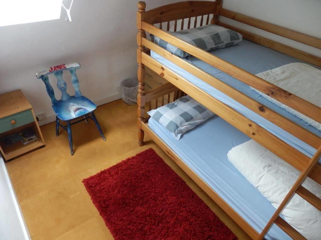 Ocean Backpackers Self-Catering Hostel Ilfracombe Extérieur photo