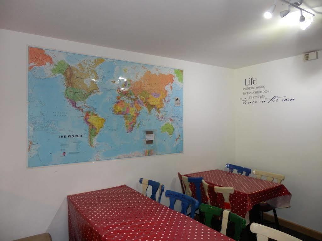 Ocean Backpackers Self-Catering Hostel Ilfracombe Extérieur photo
